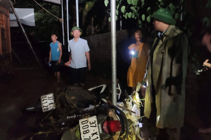 Trận lũ ống, lũ quét làm nhiều tài sản của người dân bản Đửa bị hư hỏng (Ảnh: Lô Dương).