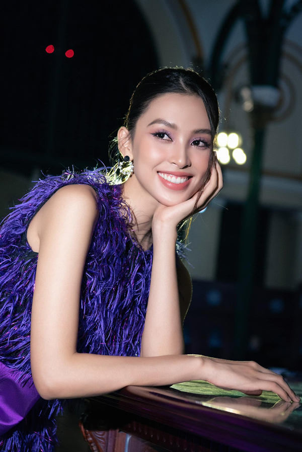 Đoạn clip quay lén Hoa hậu Tiểu Vy thân mật với nam ca sĩ Việt gây xôn xao Ảnh 2