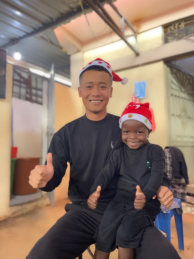 Quang Linh Vlogs và Lôi Con