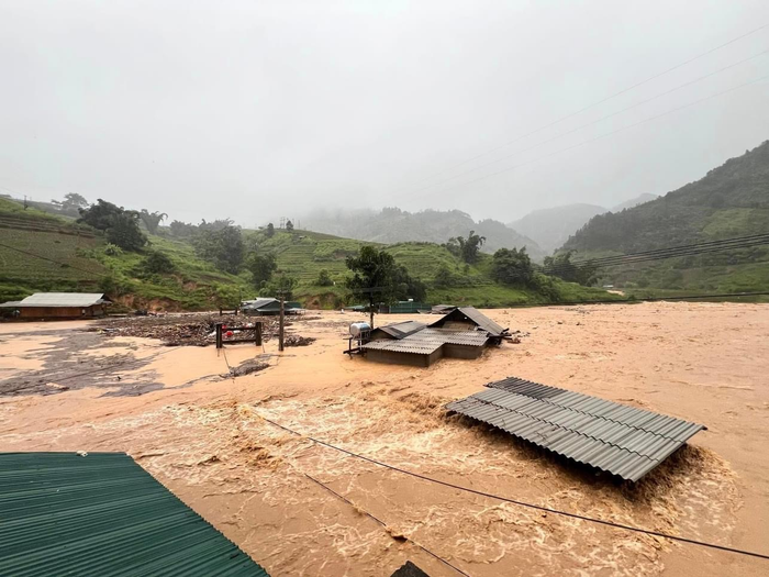 Nhiều tỉnh thành miền Bắc ngập lụt sau khi cơn bão số 3 Yagi đổ bộ vào Việt Nam. (Ảnh: Báo Thanh Niên)