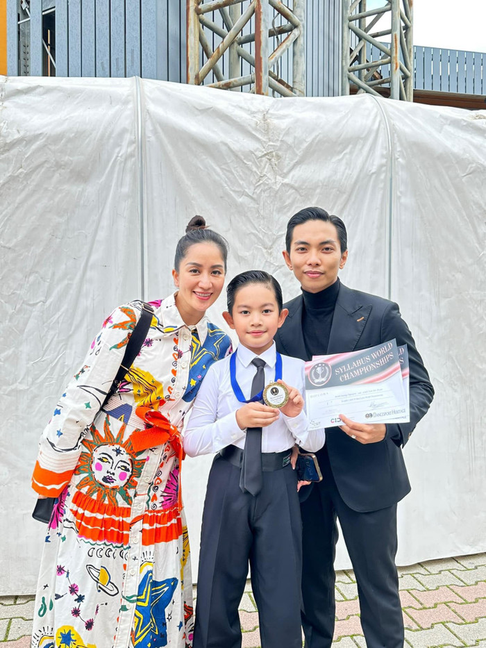 Nhiều khán giả yêu mến dancesport chắc chắn rất vui mừng cho cuộc sống của 'nữ hoàng dancesport' Khánh Thi.