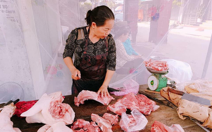 Người phụ nữ bán thịt lợn trúng số tiền tỷ vẫn giản dị, chăm làm từ thiện Ảnh 2