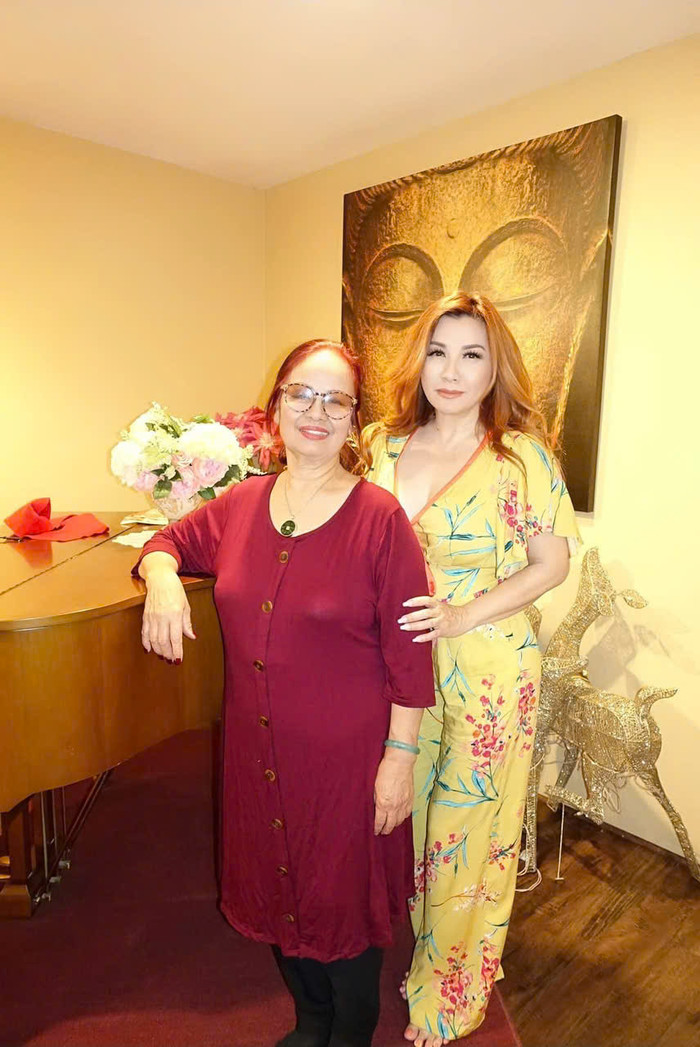 Trizzie Phương Trinh và mẹ chồng cũ.