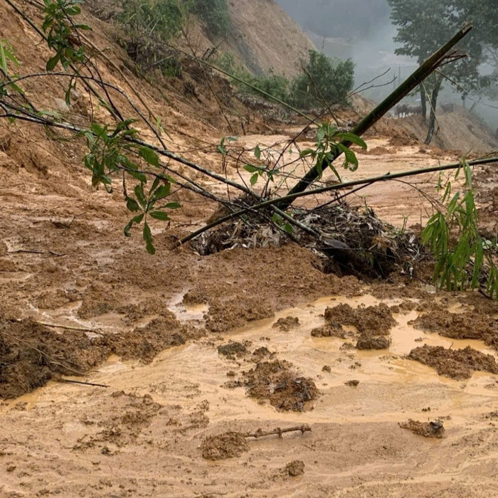 (Mưa lớn khiến nhiều tuyến đường tại huyện Bát Xát ngập lụt. Ảnh: VietNamNet)