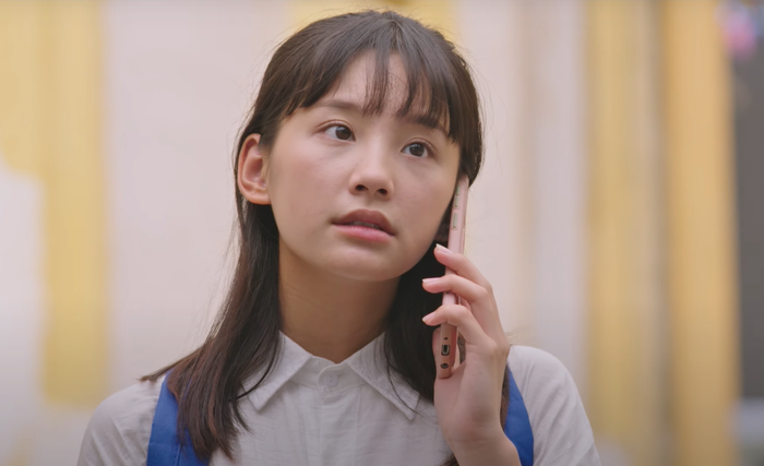 Đi giữa trời rực rỡ dần đánh mất thiện cảm và tình yêu của khán giả vì dàn diễn viên trẻ thiếu kinh nghiệm và thiết lập nhân vật nhiều lỗ hổng. 