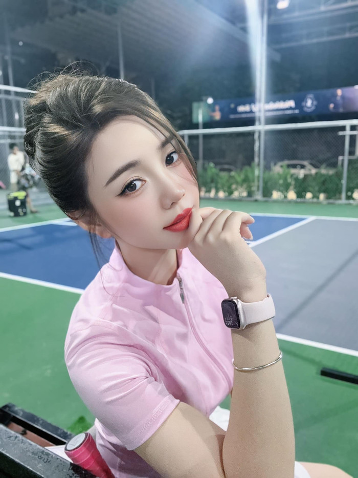Thời gian gần đây, Quỳnh Kool thường xuyên chia sẻ về quá trình tập luyện bộ môn pickleball.