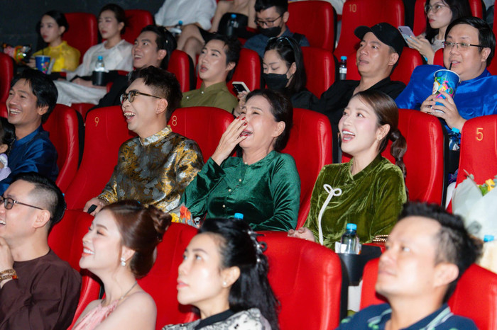 Minh Dự còn có mối quan hệ rộng rãi với nhiều nghệ sĩ trong giới showbiz. Ảnh: FBNV