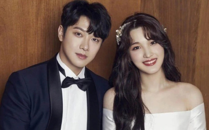 Nữ ca sĩ rơi nước mắt khi nói về cuộc ly hôn với chồng cũ Ảnh 2