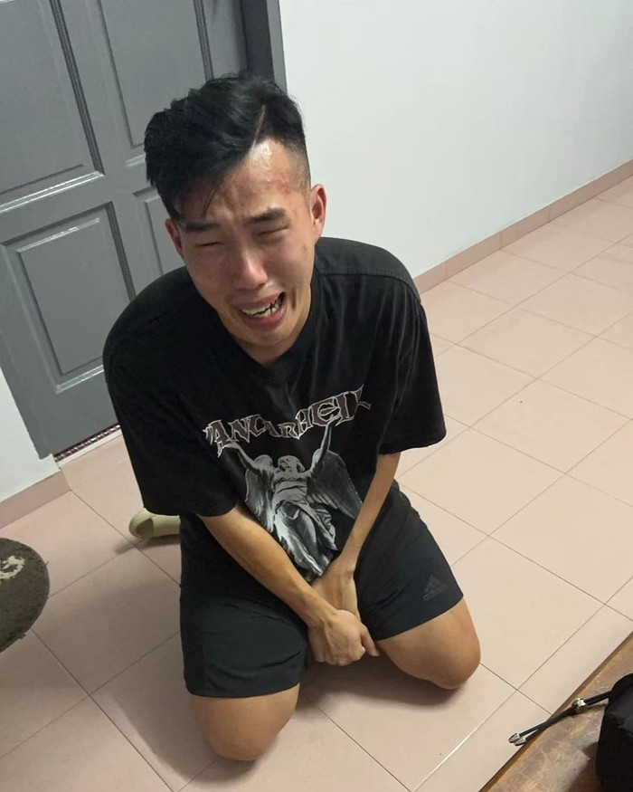 Hình ảnh anh trai ruột khóc lóc cầu xin do chính Dior đăng tải.