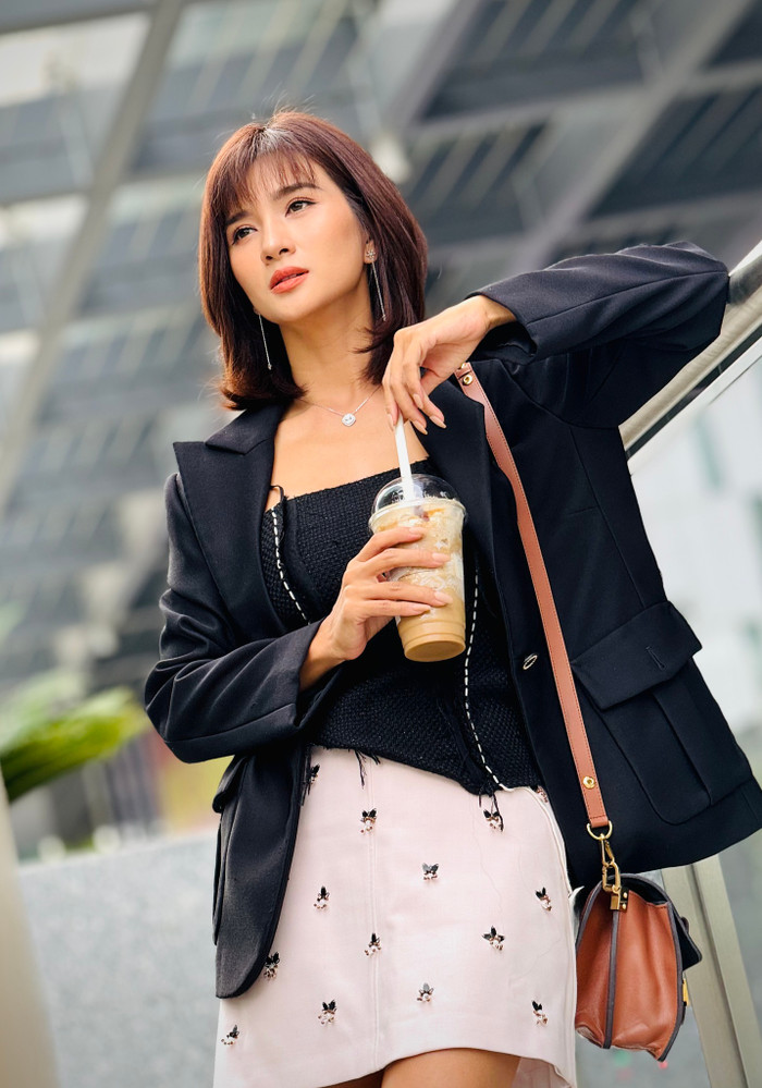 Kim Tuyến gây ấn tượng bởi nhan sắc trẻ trung, tươi tắn dù đã trải qua một lần sinh nở. Ảnh: FBNV