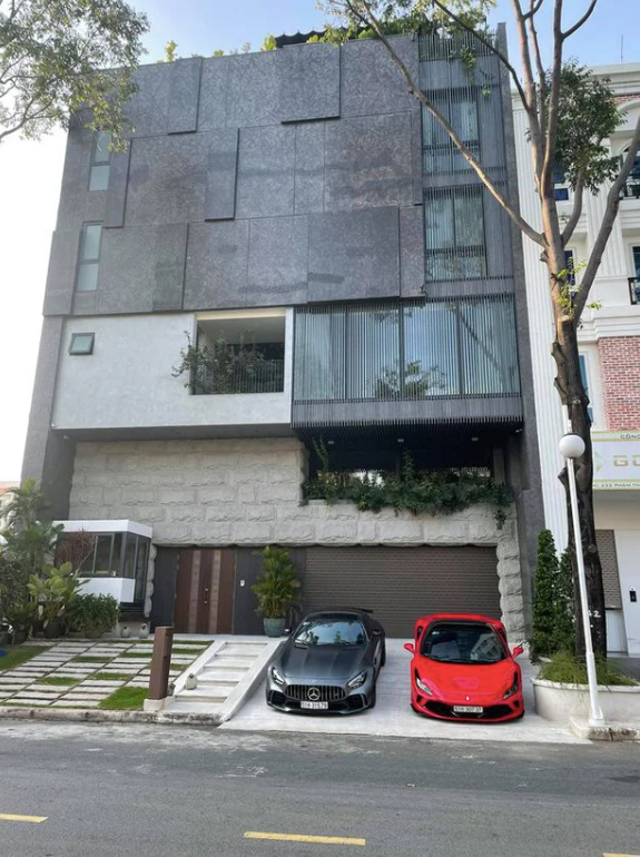 Ngôi biệt thự tại Quận 7, TP.HCM - nơi gia đình Cường Đô La và các con đang sinh sống. 