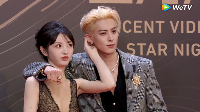 Vương Hạc Đệ vướng nhiều tin hẹn hò bạn diễn.