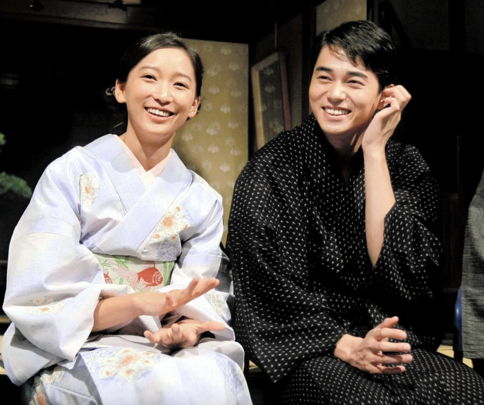 Sự việc Higashide Masahiro ngoại tình khiến cuộc hôn nhân của Anne Watanabe và nam tài tử 'đổ vỡ'.