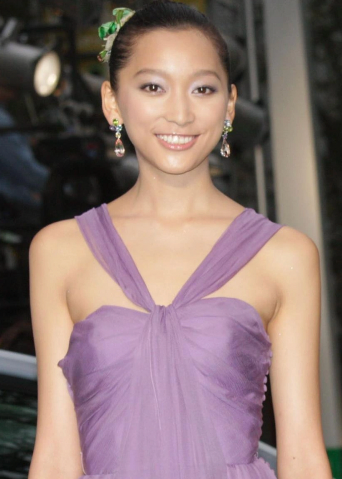 Anne Watanabe là một trong số những 'chân dài đắt giá' nhất làng giải trí Nhật Bản.