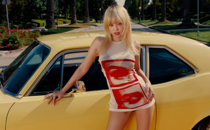 'Chơi tất tay' sau khi rời YG, Jennie khiến fan hụt hẫng vì chi tiết giống Lisa Ảnh 2