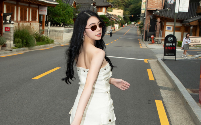 'Rich kid làng nhan sắc' tái xuất, gây ấn tượng với phong cách Phối đồ cực trend Ảnh 2