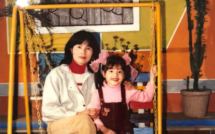 Ngỡ ngàng trước nhan sắc mẹ ruột Lan Phương thời trẻ Ảnh 2