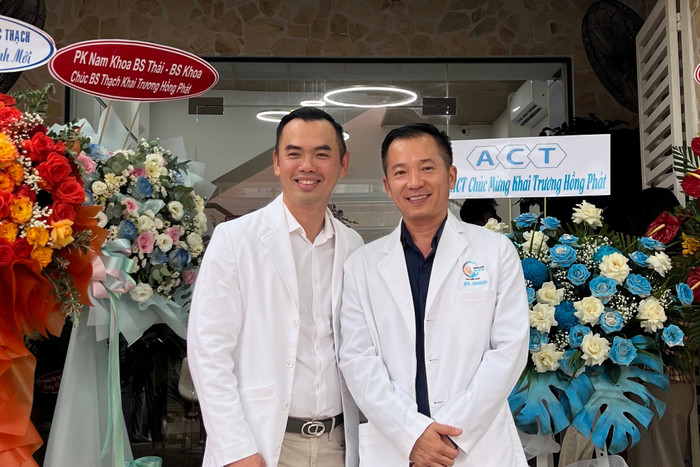 BS Thạch và BS Nhịnh cùng nhiều y bác sĩ khác sẽ đồng hành dự án này.