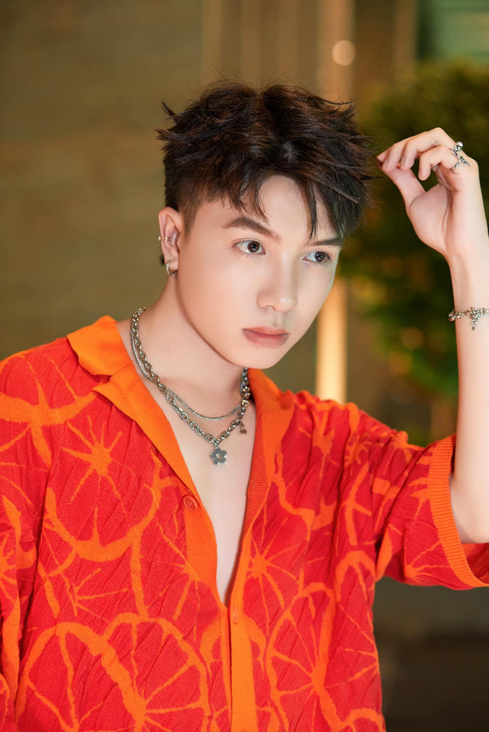 Showbiz 11/10: Câu chuyện giữa Xuân Định K.Y và Quang Hùng MasterD đang thu hút sự chú ý từ phía một bộ phận khán giả. Ảnh: FBNV