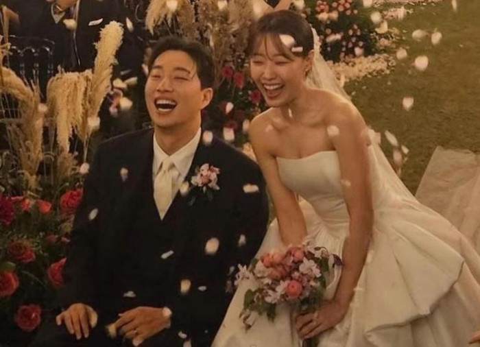 Nữ ca sĩ nổi tiếng đám cưới cùng bạn trai khuyết tật, tình yêu khiến nhiều người xúc động Ảnh 2