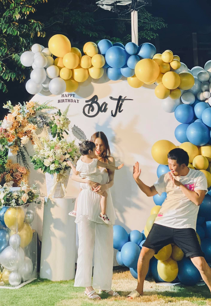 Tổ ấm của Trường Giang và Nhã Phương khiến nhiều người ngưỡng mộ.