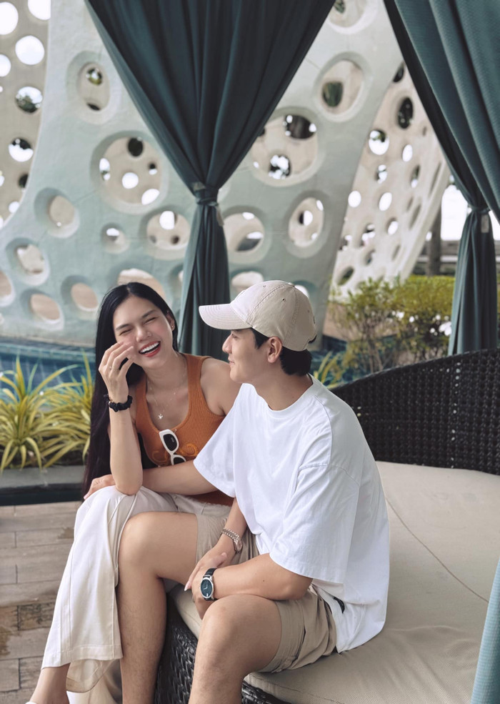 Cả hai thường xuyên đi du lịch hâm nóng tình cảm.