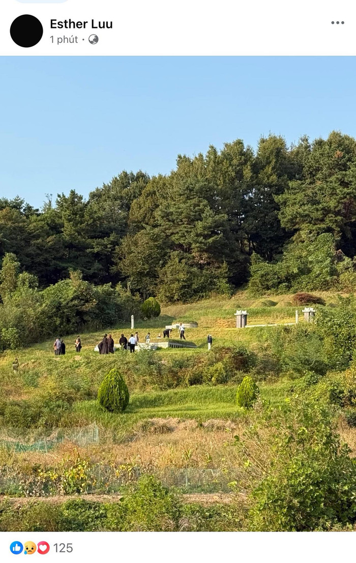 Khung cảnh tang lễ người thân của Hari Won tại Hàn Quốc. 