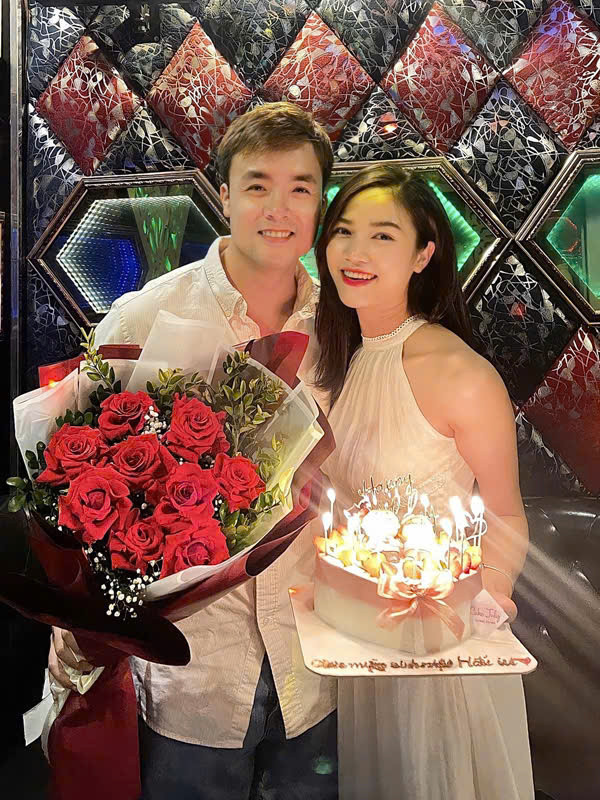 Anh Đào - Anh Tuấn có mối tình đẹp nhiều năm.