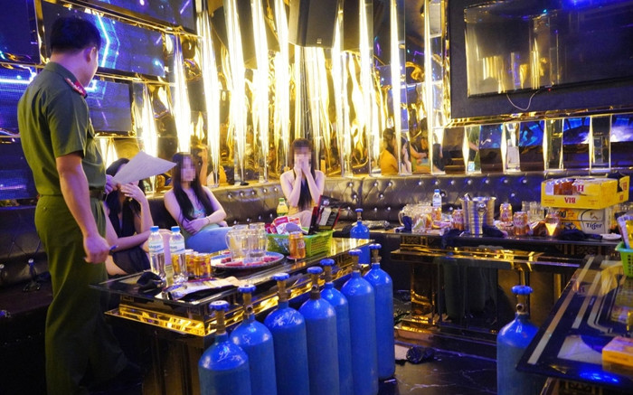 Các nhân viên tại địa điểm kinh doanh dịch vụ karaoke G7. Ảnh: CACC