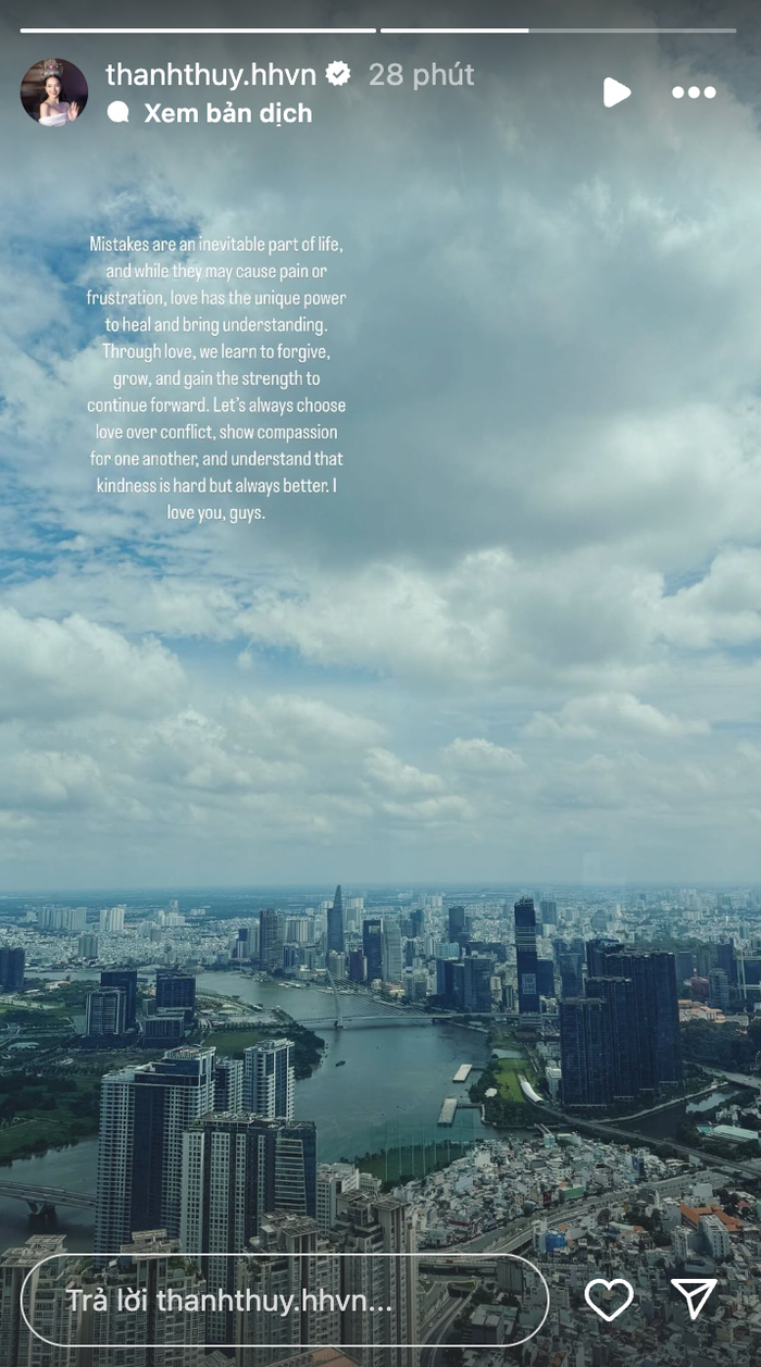 Hoa hậu Thanh Thủy có động thái gây chú ý khi sự việc bỏ về giữa sự kiện đang được bàn tán rầm rộ.