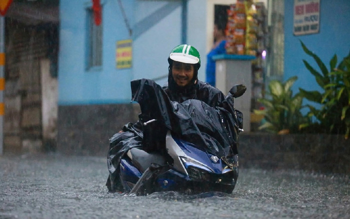 Thời tiết cả nước hôm nay (12/10): Nam bộ mưa rất to, nguy cơ ngập lụt diện rộng Ảnh 2