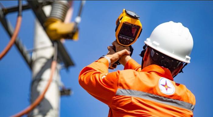 Điện tăng giá từ 11.10, mức tăng nhẹ, hộ nghèo vẫn được hỗ trợ.