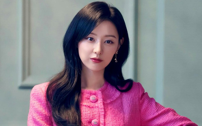 Kim Ji Won tiết lộ bất ngờ về bộ phim Nữ Hoàng Nước Mắt Ảnh 2