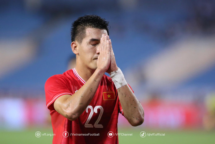 Tiến Linh khó đá chính do chấn thương. Ảnh: VFF