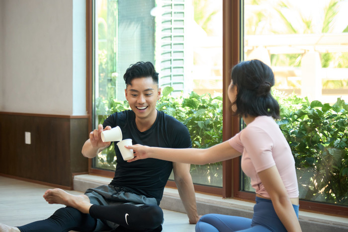 Wukong và Hooyeon vui vẻ cùng nhau tập yoga, boxing.