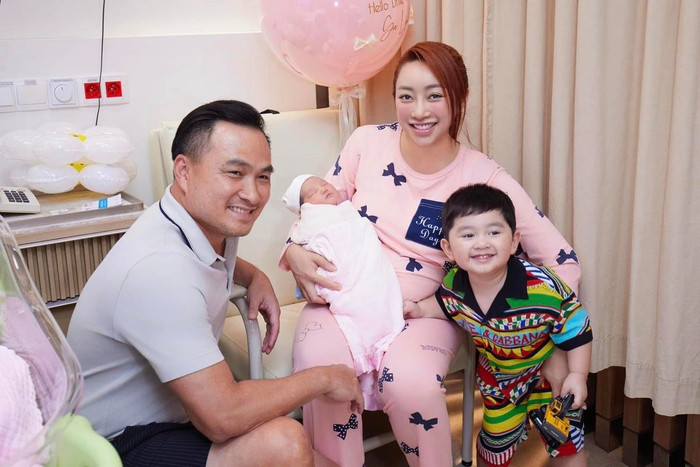 Bà xã Chi Bảo không vội giảm cân vì muốn đảm bảo nguồn sữa cho con.