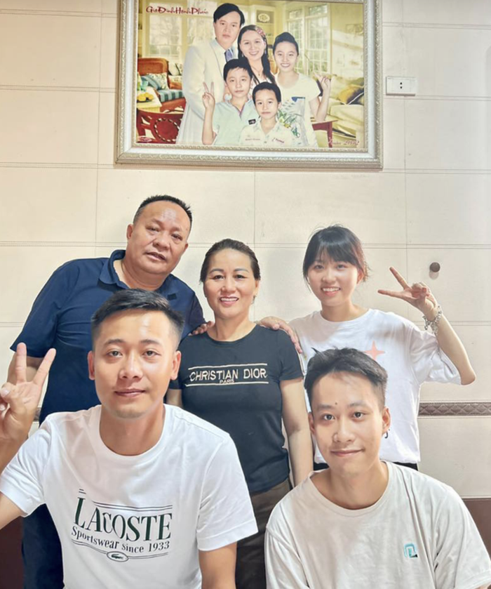 Gia đình Quang Linh Vlog.