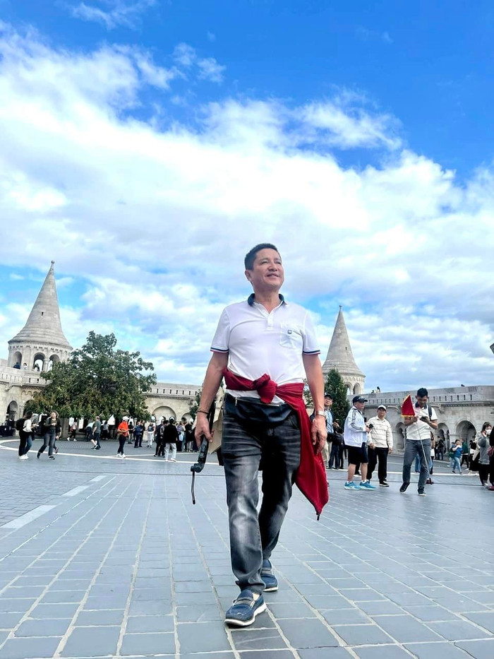 Nghệ sĩ Chí Trung có chuyến du lịch tại Séc.