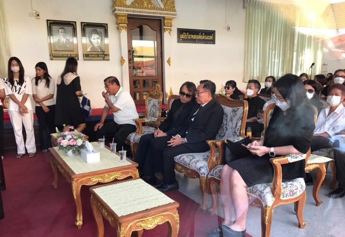 Nam ca sĩ tông xe khiến cô gái tử vong, đến dự đám tang và chia buồn cùng gia đình nạn nhân Ảnh 3