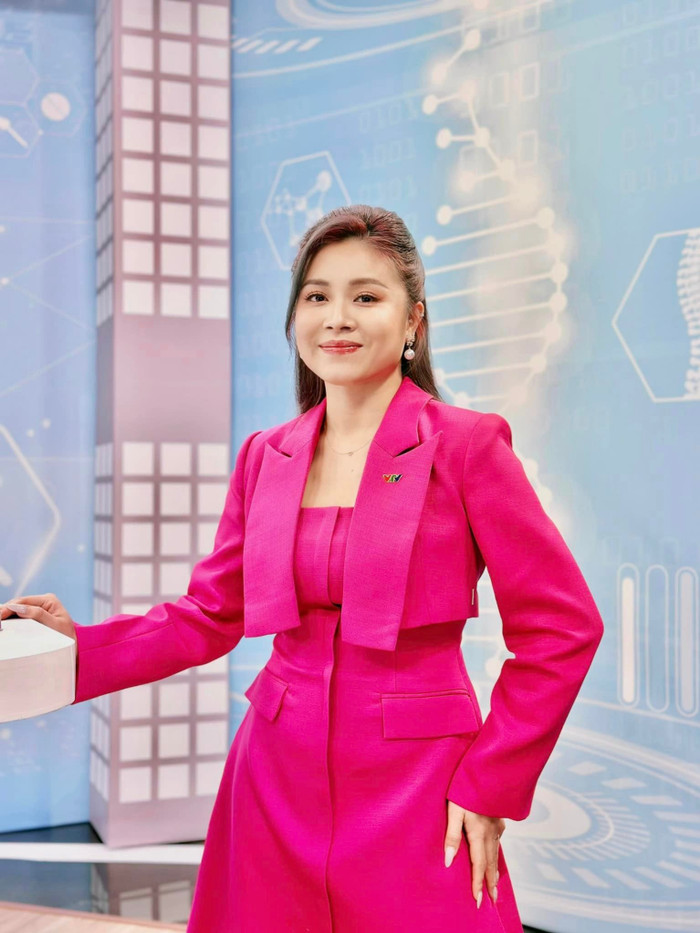 4 cầu truyền hình Chung kết Đường lên đỉnh Olympia do những MC nào 'cầm trịch'? Ảnh 3