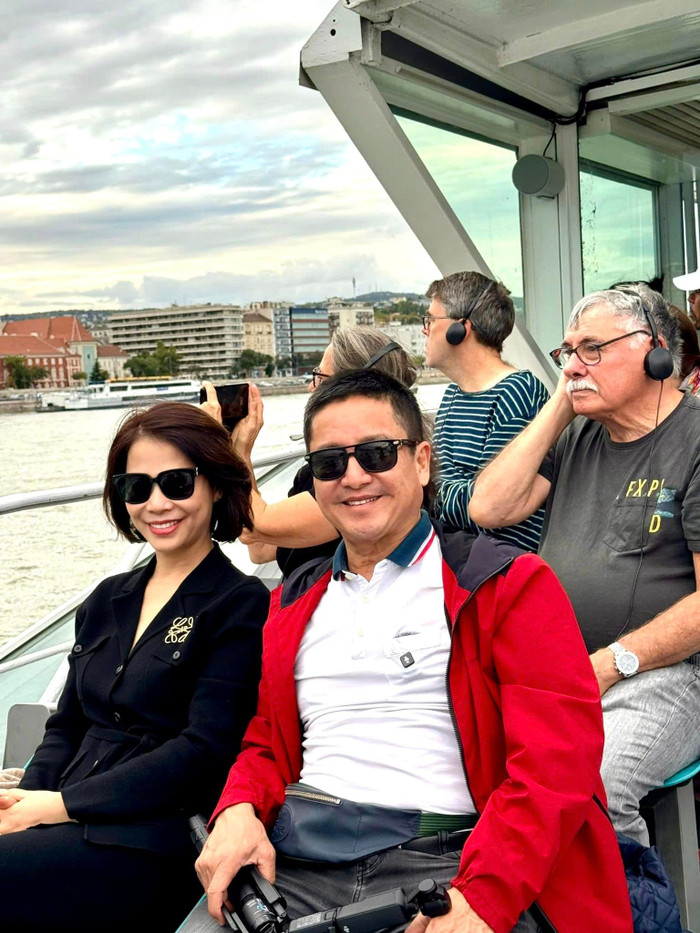 Lương hưu 10,2 triệu, NSƯT Chí Trung tiết lộ số tiền đã bỏ ra để đi du lịch châu Âu với bạn gái Á hậu Ảnh 1