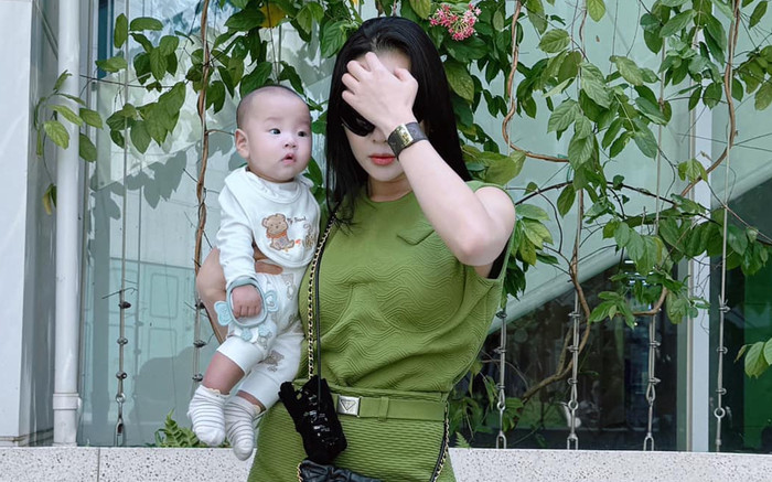 Phương Oanh khoe vẻ ngoài gợi cảm, 'cặp kiếm Nhật' dài miên man Ảnh 2