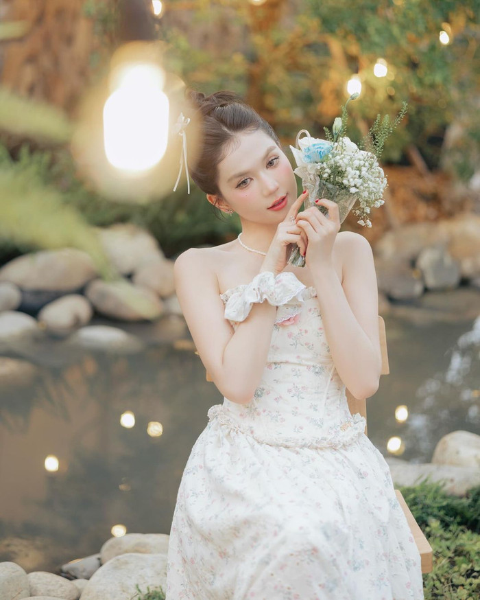  Bộ ảnh đã nhận được nhiều sự quan tâm, tuy nhiên, đây chỉ là một bộ ảnh cảm hứng từ cô dâu chứ chưa phải là dấu mốc lên xe hoa của Ngọc Trinh.