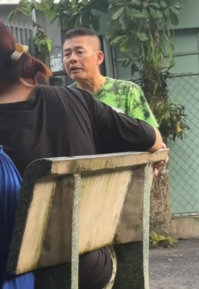 Nghệ sĩ Tấn Beo đi đứng cần có người dìu, tuyên bố bán hết tài sản cũng không kêu gọi từ thiện Ảnh 2