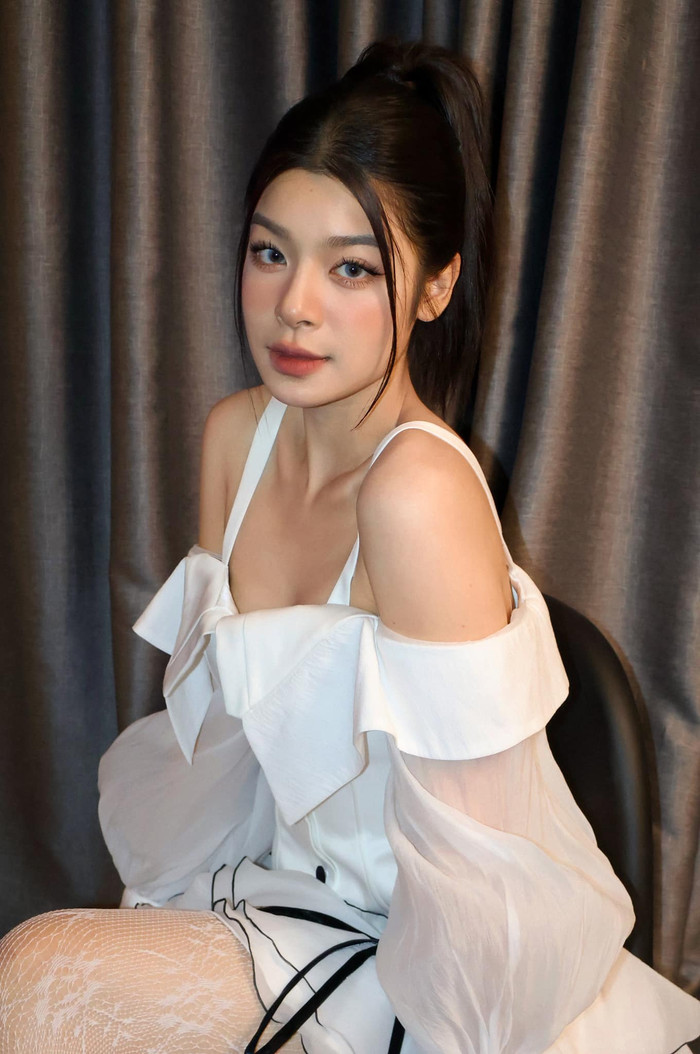 Sở hữu nhan sắc và vóc dáng ấn tượng, Hoài Anh được kỳ vọng sẽ tỏa sáng trên màn ảnh.