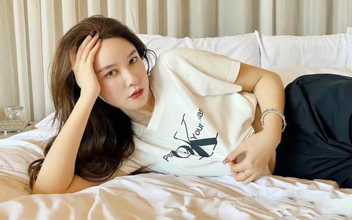 Nữ người mẫu từng kiếm 500 tỷ đồng trong 30 phút, cuộc sống giờ ra sao? Ảnh 2