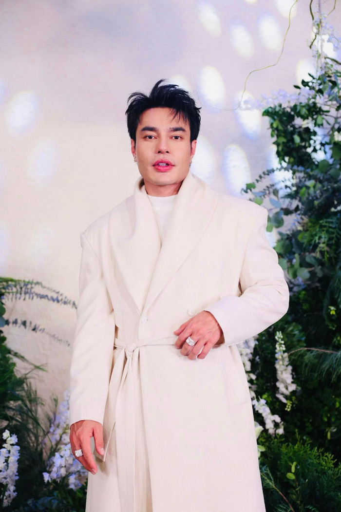 Showbiz 13/10: Lê Dương Bảo Lâm luôn nỗ lực làm việc để có thu nhập trang trải cuộc sống. Ảnh: FBNV