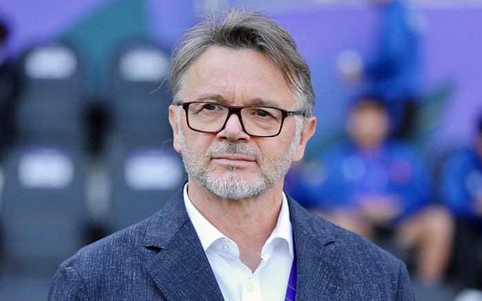 Khó hiểu với động thái của HLV Troussier Ảnh 2