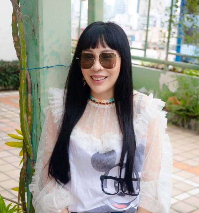 Cô Khun Or - Vợ của nam ca sĩ Sirisak “Tik” Nantasane.