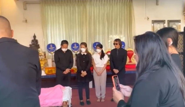 Vợ tiết lộ tình trạng của nam ca sĩ tông xe khiến cô gái tử vong: 'Anh ấy đang rất tồi tệ' Ảnh 4